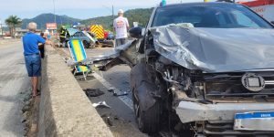 Grave acidente entre dois carros deixa trânsito intenso na BR-280 em Guaramirim