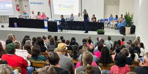 Campanha #ficadarcifranke ganha força após assembleia de pais no Bairro São Luis