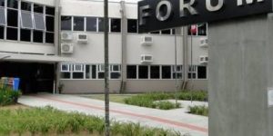 Médica que atirou no ex-companheiro será julgada hoje em Jaraguá do Sul