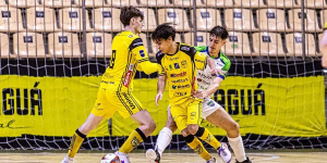 Cabeça:Jaraguá Futsal goleia Catanduvas e mantém campanha perfeita no Estadual Sub-18