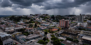 Santa Catarina terá temporais, chuva intensa e risco de alagamentos até sábado