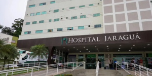 Menino atropelado por motorista embriagado segue internado em Jaraguá do Sul