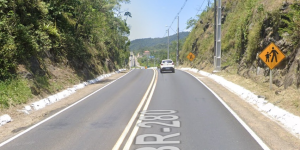 Deslizamento interdita uma faixa da BR-280, na Serra de Corupá
