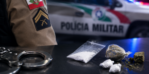 Abordagens da PM em Jaraguá do Sul resultam em registros por drogas e falsa identidade