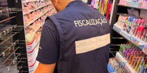 Operação apreende milhares de produtos irregulares em estabelecimentos de Jaraguá do Sul