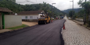 Obras de asfaltamento alteram trânsito no bairro Santa Luzia