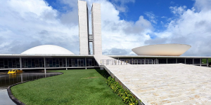 Congresso retoma atividades com 32 medidas provisórias na pauta; renegociação de dívidas, INSS e combustíveis estão entre os destaques