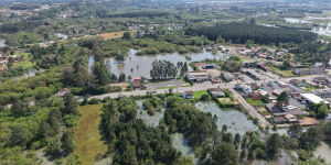 Enchentes deixam centenas de pessoas fora de casa no Norte de Santa Catarina