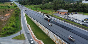 Obras na SC-418 aumentam movimento na BR-280 e deixam trânsito mais lento em horários de pico