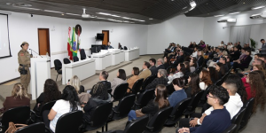 Evento em Jaraguá do Sul reforça rede de proteção às mulheres em situação de violência