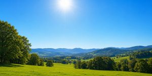 Sexta-feira será de sol na maior parte de SC, com calor à tarde e chance de chuva fraca no Litoral