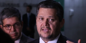 PEC do fim da escala 6×1 segue parada no Senado