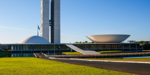PEC que prevê fim da escala 6×1 avança no Senado