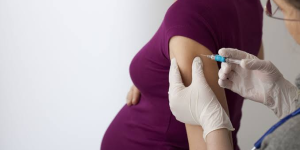 Baixa vacinação entre gestantes preocupa e reforça alerta para proteção de mães e bebês