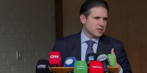 Motta sobre o fim da escala 6×1: “Foco é a redução da jornada sem redução salarial”