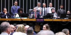 CNI: aprovada pela Câmara, PEC que reduz jornada é “inadequada e inoportuna”