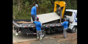 Prefeitura de Jaraguá do Sul segue entregando telhas para famílias atingidas pelo granizo