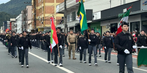 Desfile Cívico reúne milhares de pessoas e celebra a Independência do Brasil em Jaraguá do Sul
