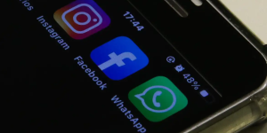 Levantamento aponta anúncios e recomendações de conteúdo eleitoral em redes sociais durante o dia da votação