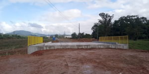 Obra de pavimentação da Rua Alfredo Benkendorf avança para fase final em Santo Antônio