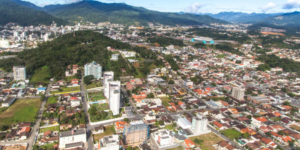 Jaraguá do Sul abre processo seletivo com vagas de até R$ 5,4 mil