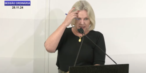 Câncer de Próstata: Vereadora chama atenção de colegas homens sobre “risadinhas” durante sua fala