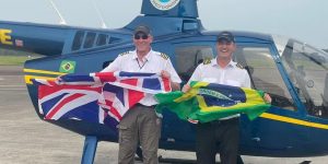 Empresário completa viagem de volta ao mundo de helicóptero pousando em SC após 106 dias