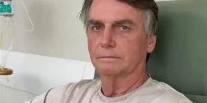 Ex-presidente Bolsonaro deixa sede da PF e vai para a Papudinha