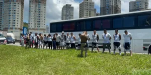 Polícia fala em 200 torcedores envolvidos em briga na BR-101 e vai escoltar baderneiros