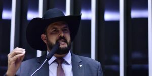 Zé Trovão defende reforma administrativa e critica posições contrárias